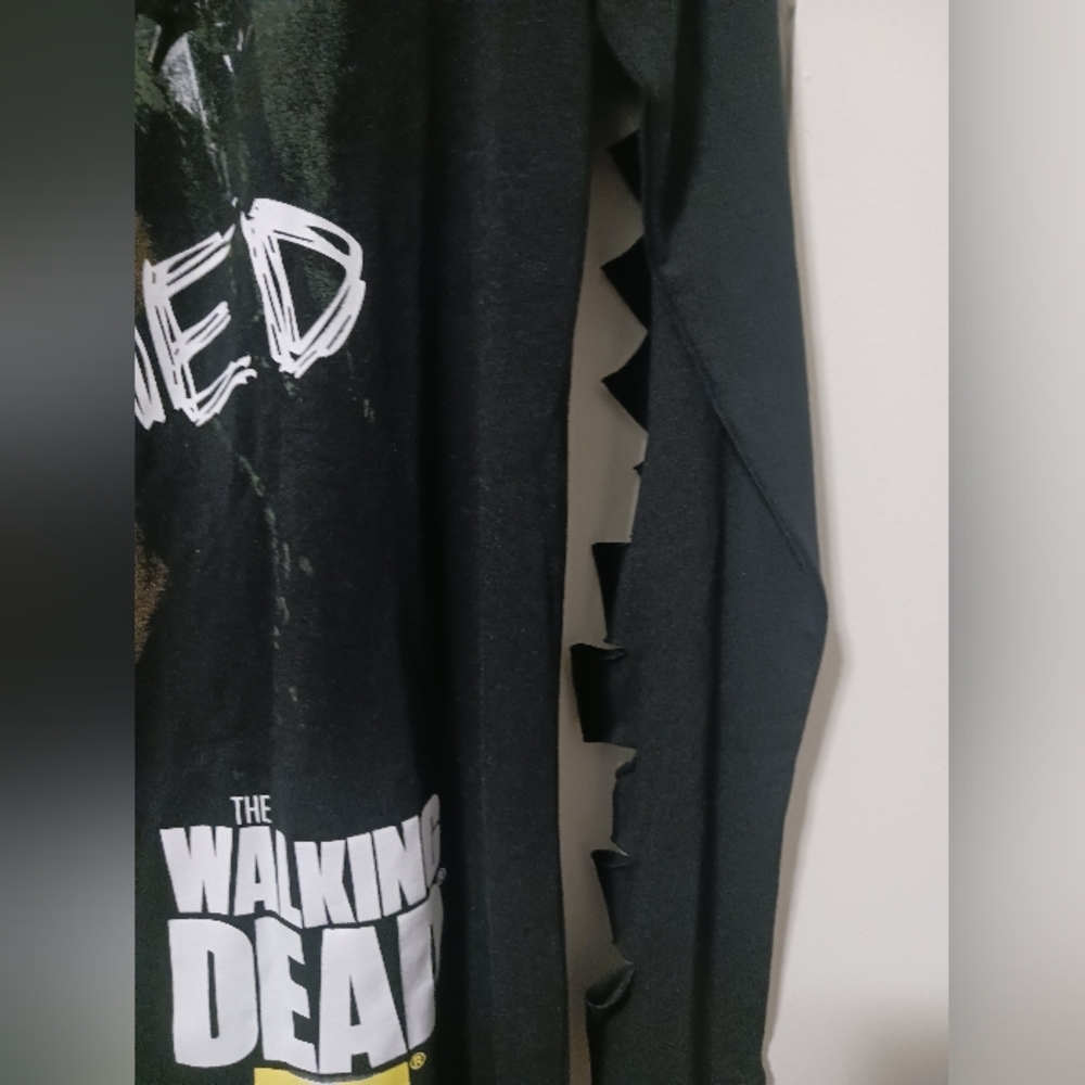 2014 Walking Dead “ Darryl Claimed” Cut Sleeves Shirt, Size M NWT - Picture 7 of 10